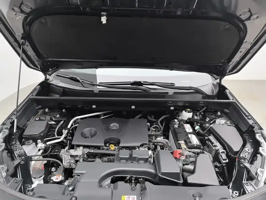 Toyota RAV4 — фото 6