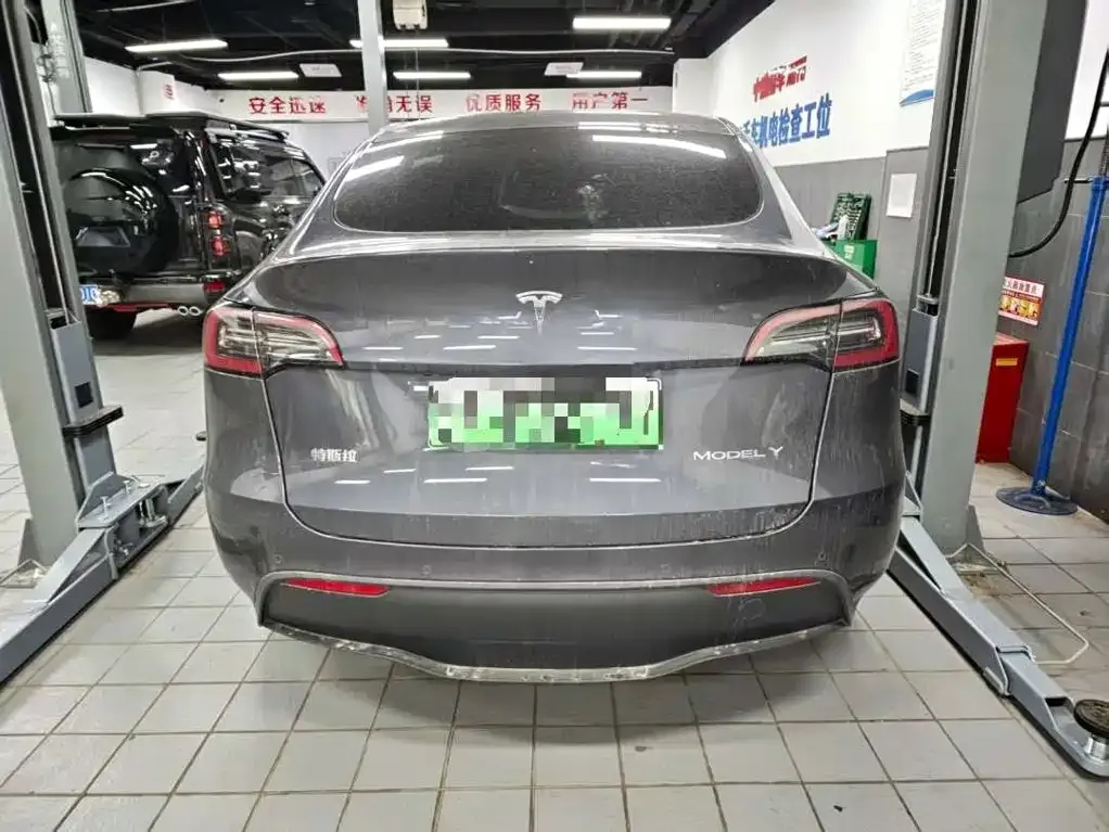 Tesla Model Y — фото 9