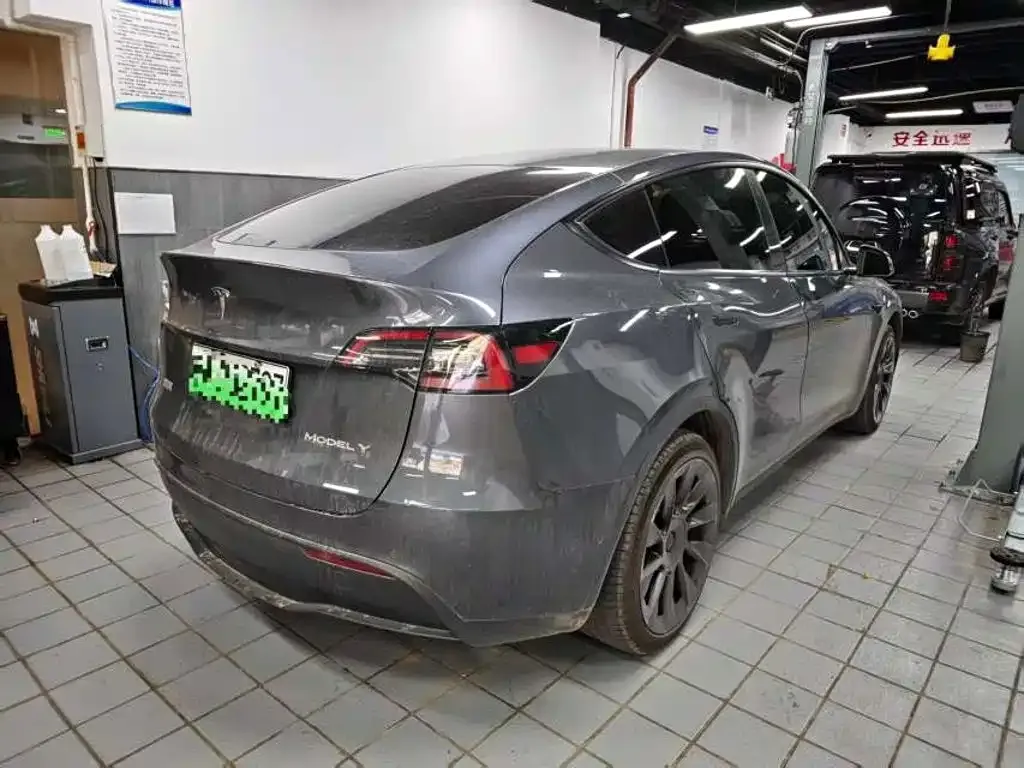 Tesla Model Y — фото 3