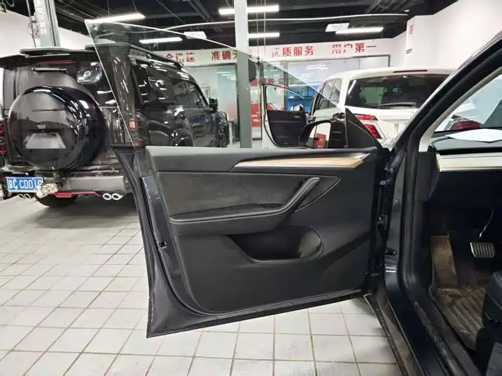 Tesla Model Y — фото 4