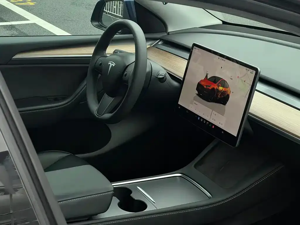 Tesla Model Y — фото 4