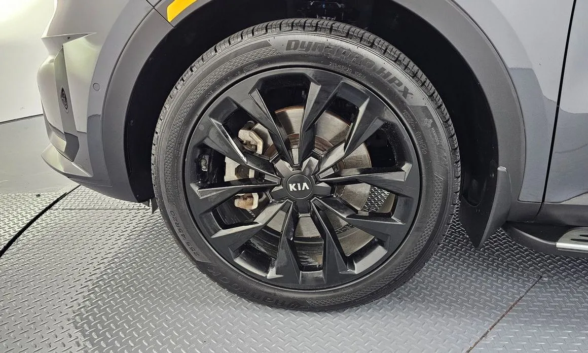 Kia Sorento — фото 10