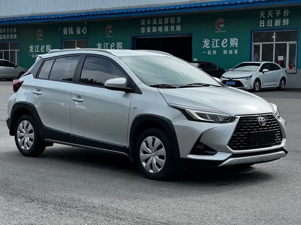 Toyota Yaris L — фото 6