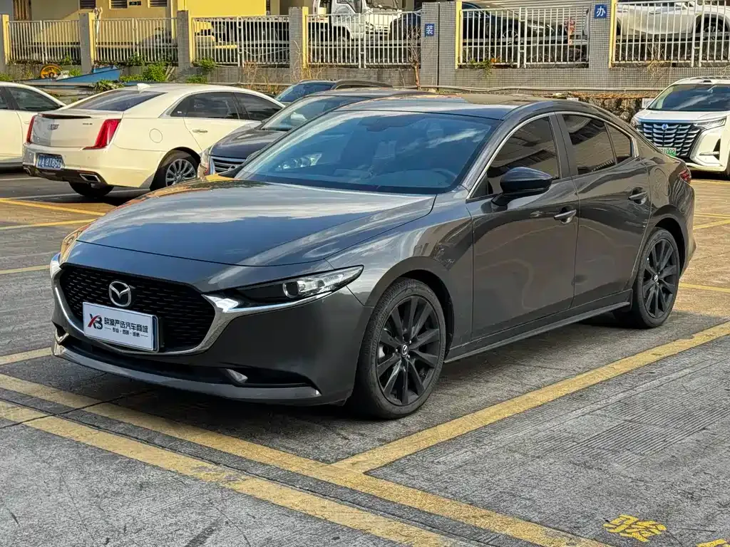 Mazda 3 Axela — фото 1