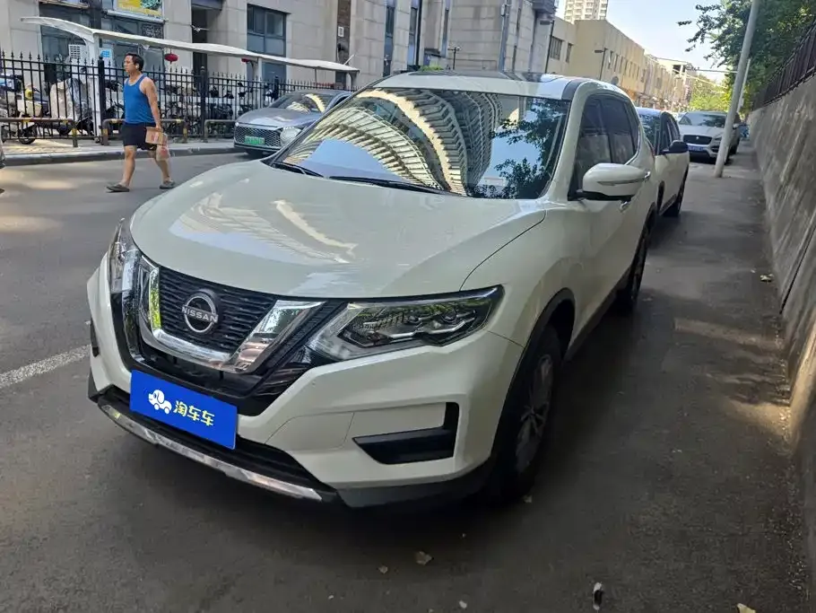 Nissan X-Trail — фото 1