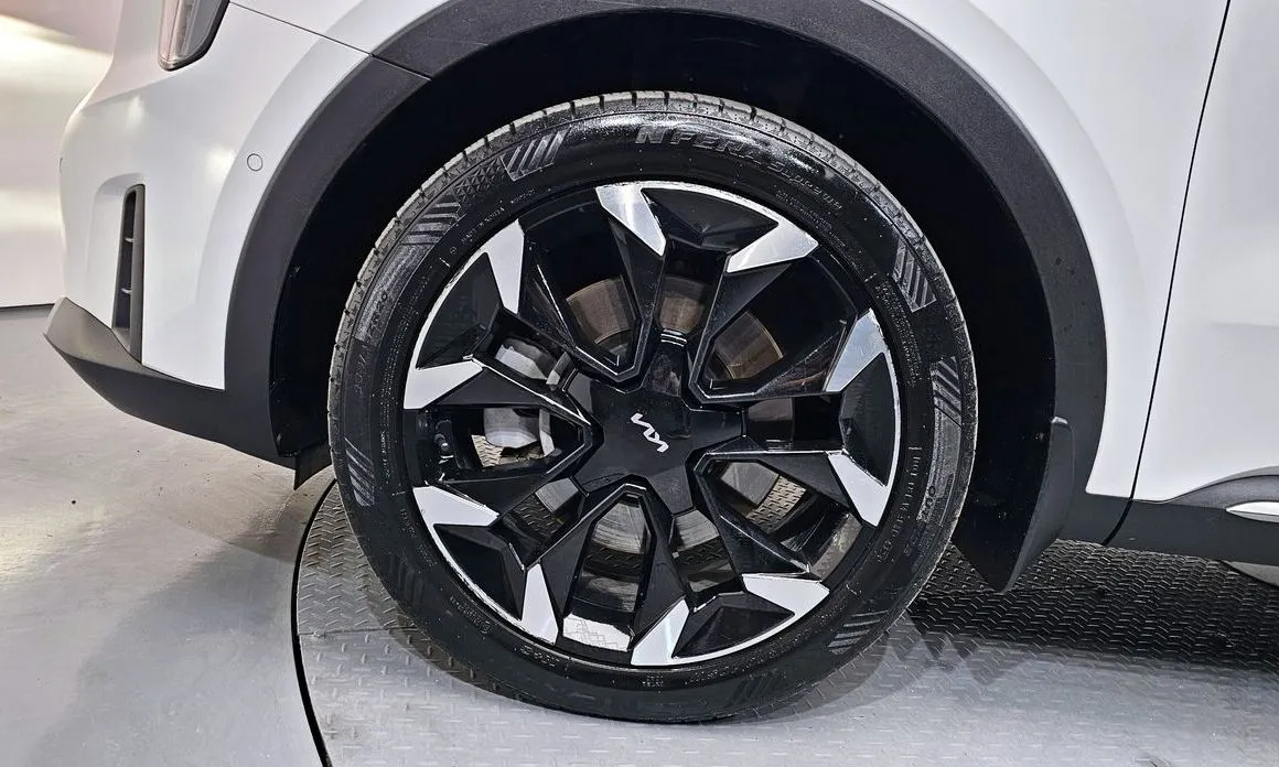 Kia Sorento — фото 9