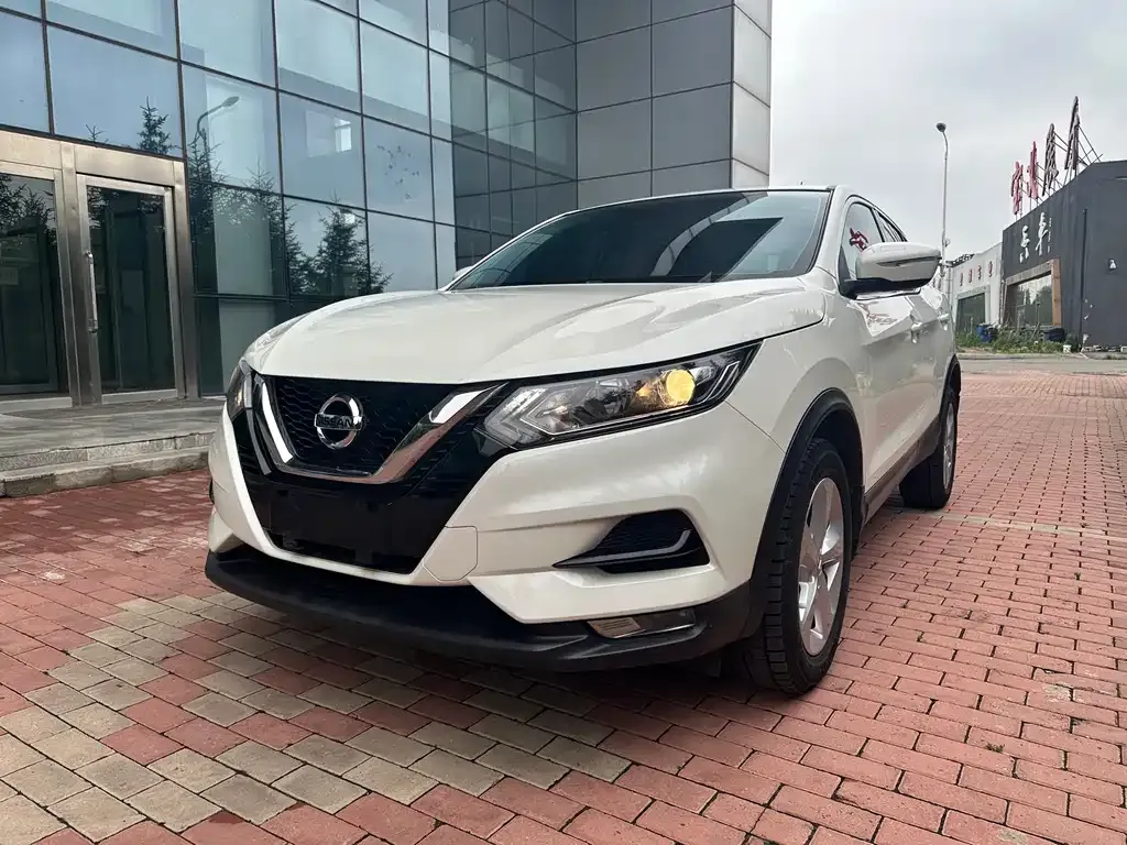 Nissan Qashqai — фото 1