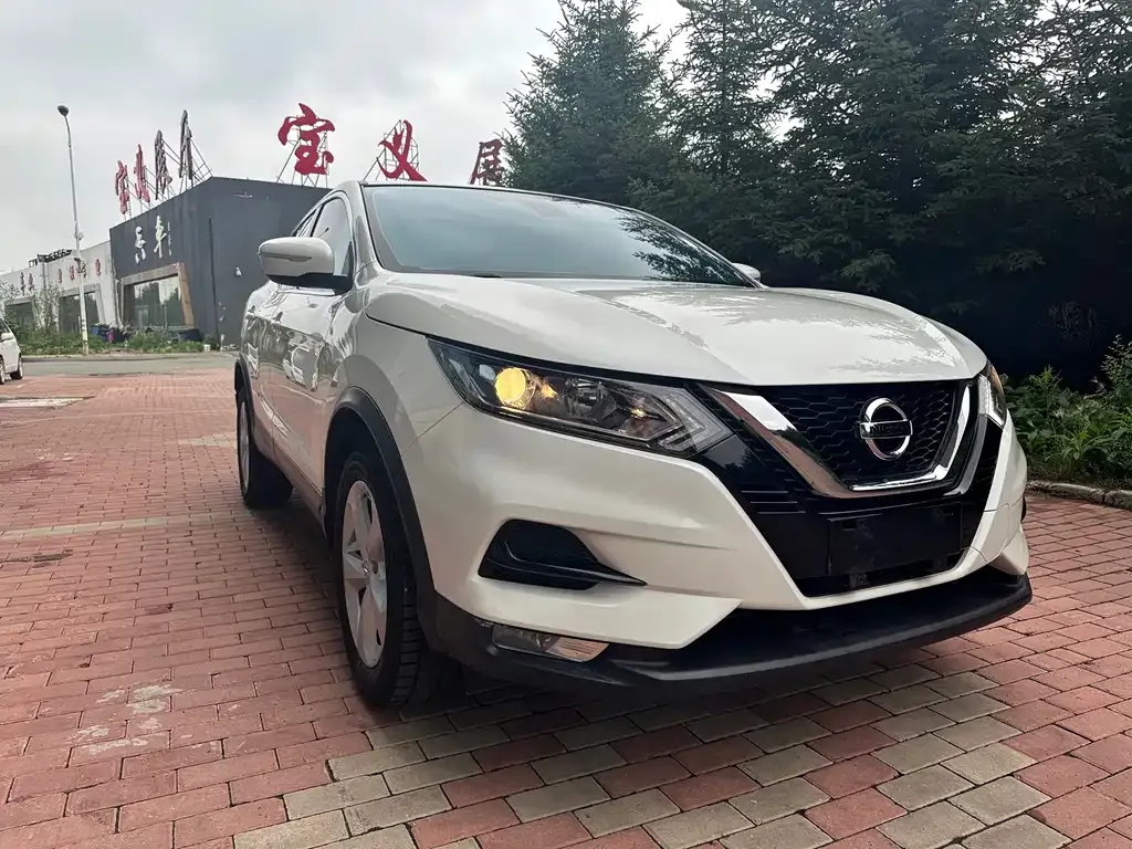 Nissan Qashqai — фото 5