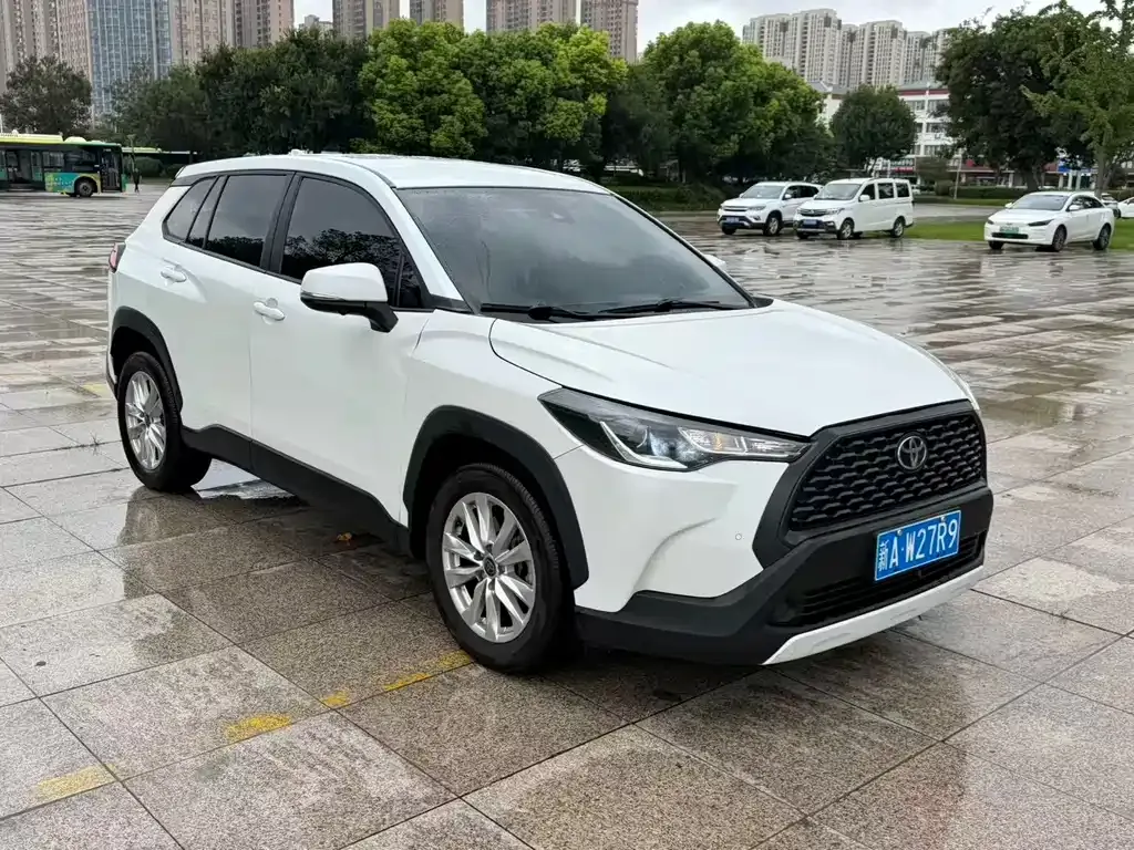 Toyota Corolla Cross — фото 1