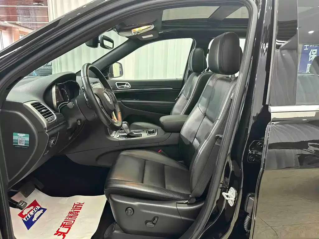 Jeep Grand Cherokee (Import) — фото 2