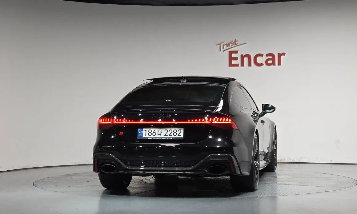 Audi RS7 — фото 6