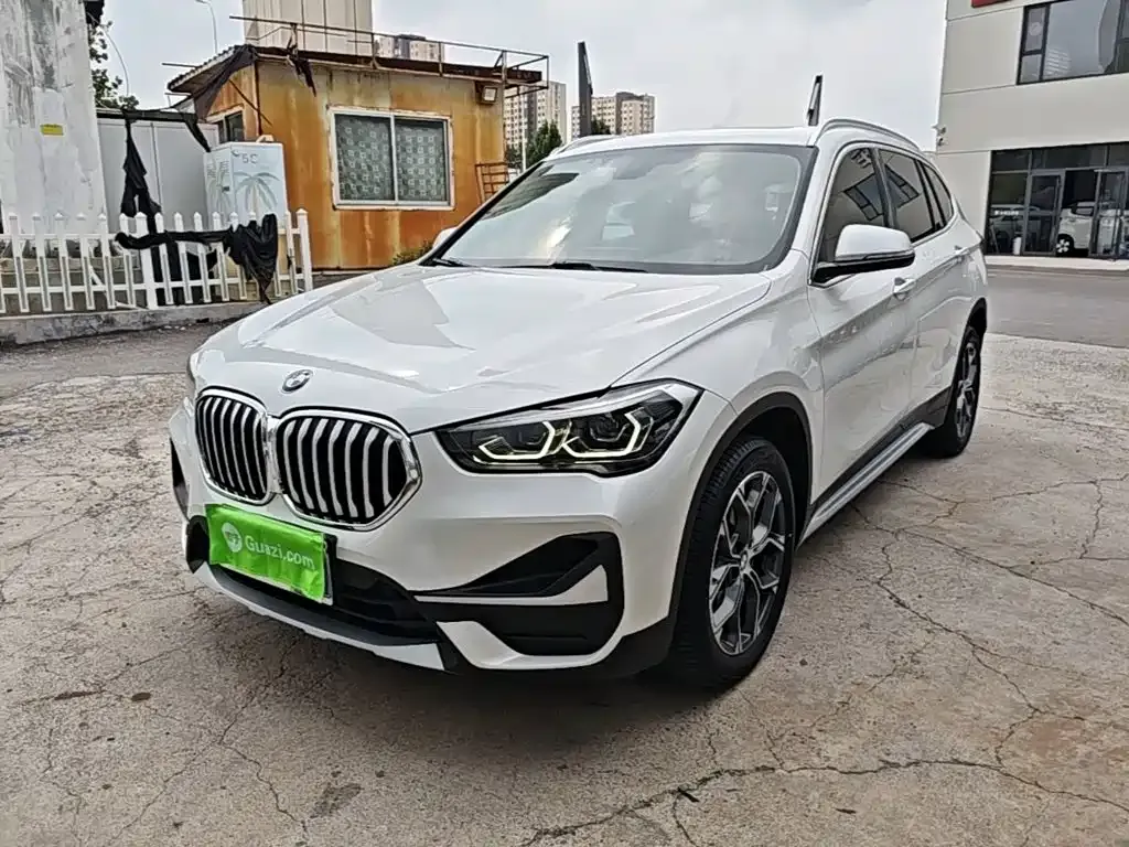 BMW X1 — фото 1