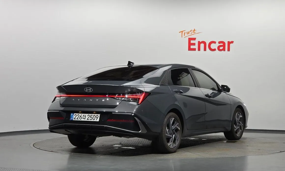 Hyundai AVANTE — фото 3