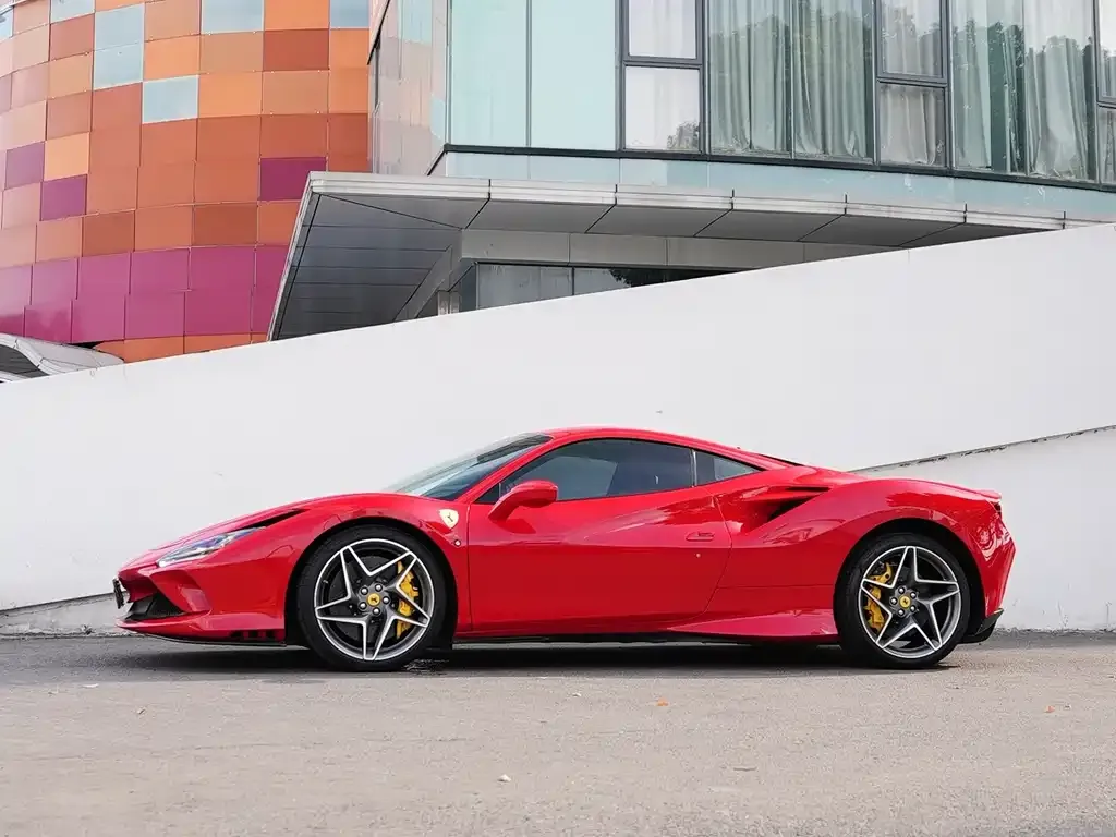 Ferrari F8 — фото 7