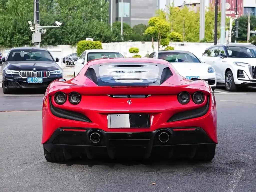 Ferrari F8 — фото 5
