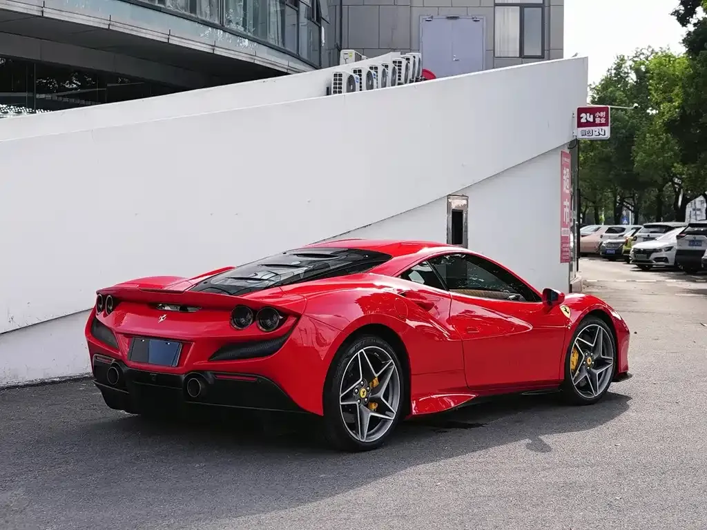 Ferrari F8 — фото 9