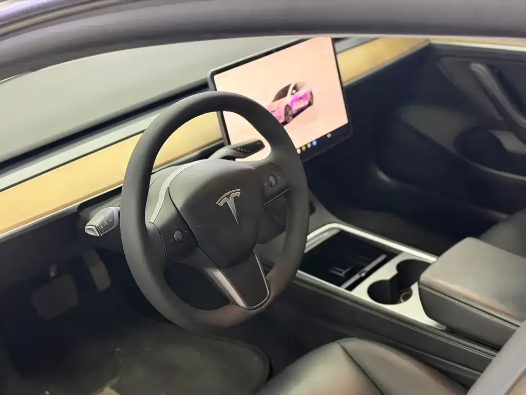 Tesla Model 3 — фото 3