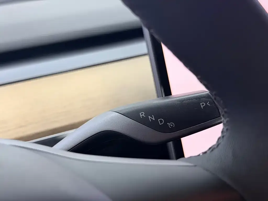 Tesla Model 3 — фото 2