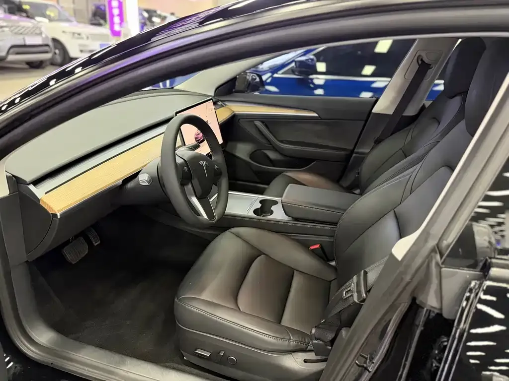 Tesla Model 3 — фото 10