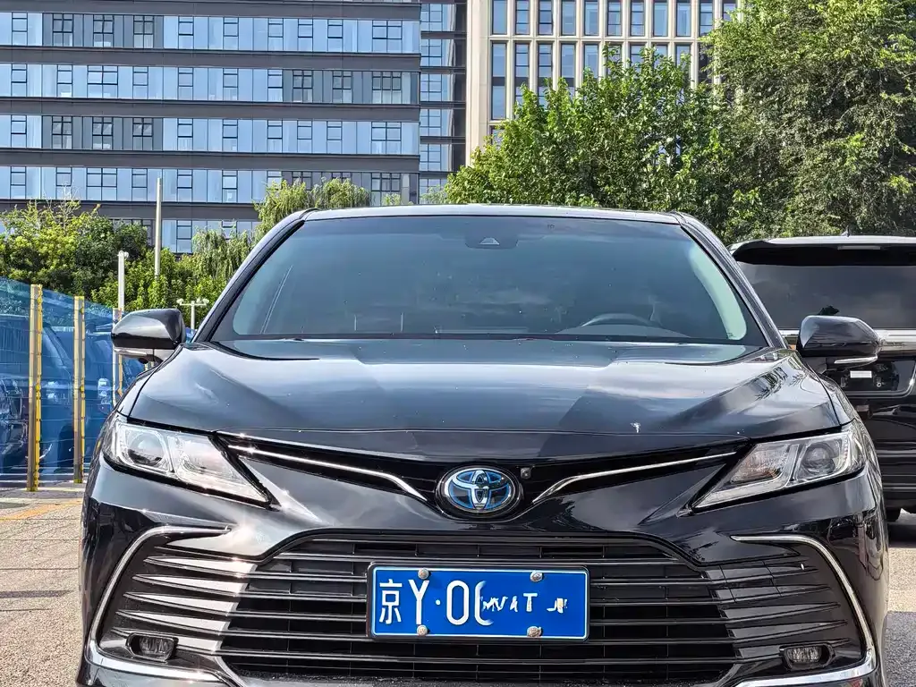 Toyota Camry — фото 6