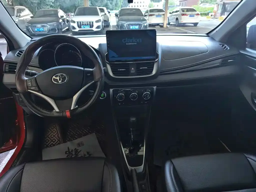 Toyota Yaris L — фото 6