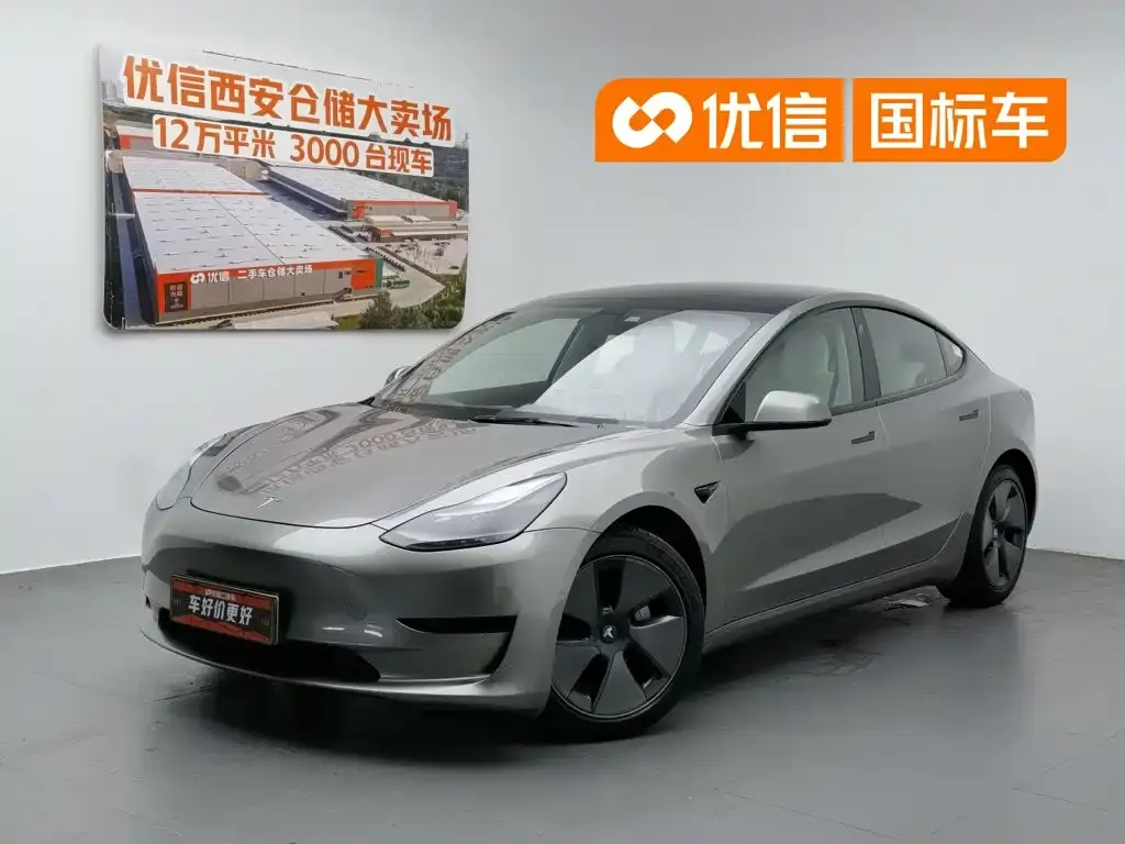 Tesla Model 3 — фото 1