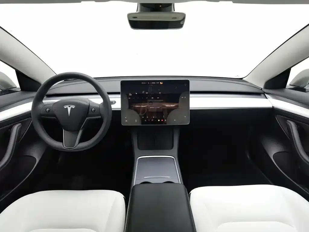 Tesla Model 3 — фото 8