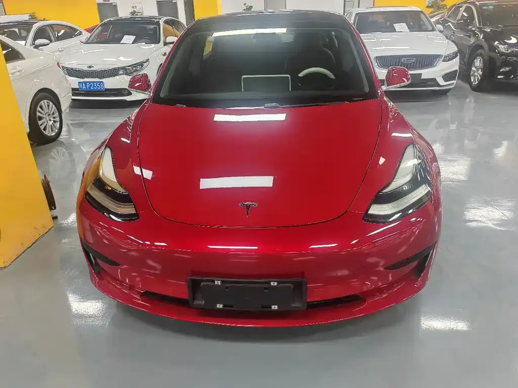 Tesla Model 3 — фото 6