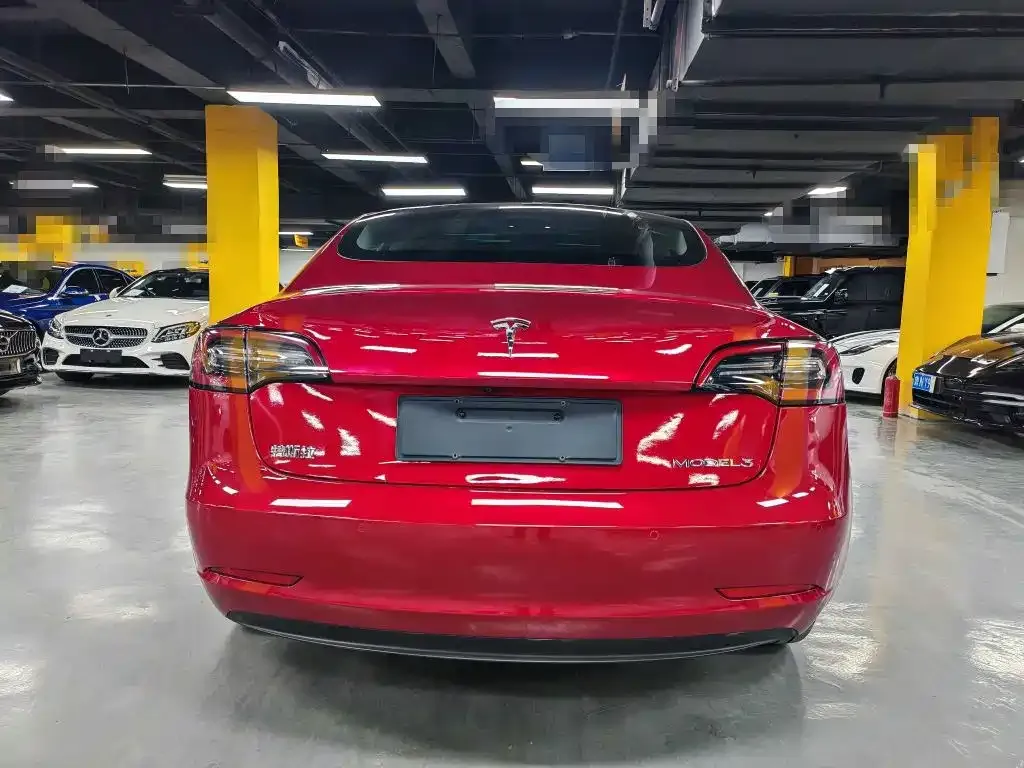 Tesla Model 3 — фото 4