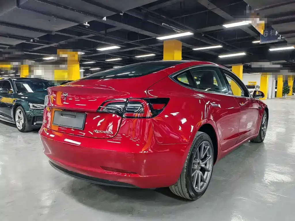 Tesla Model 3 — фото 9