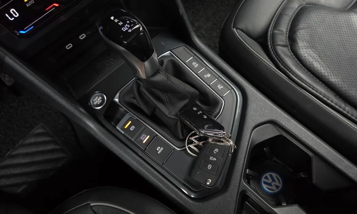 Volkswagen Tiguan — фото 8