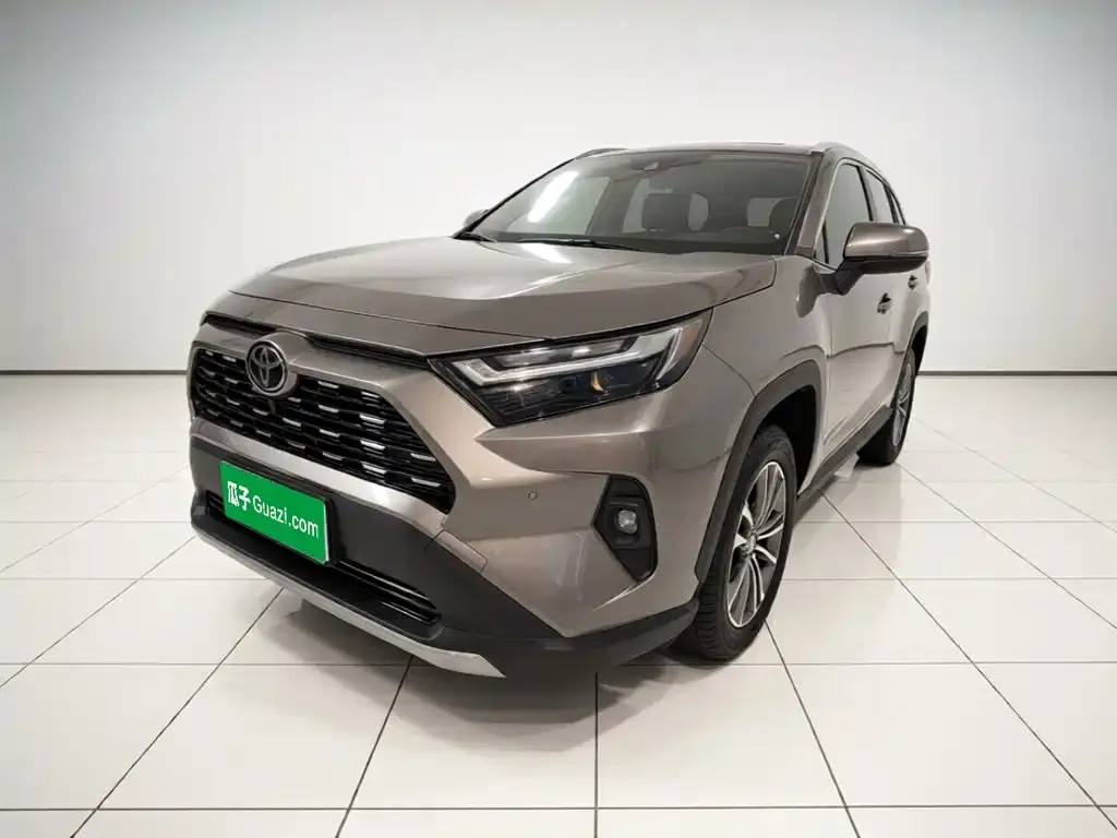 Toyota RAV4 — фото 1