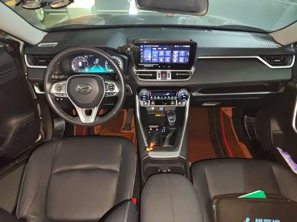 Toyota RAV4 — фото 10