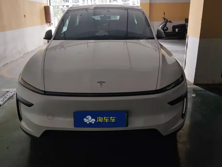 Tesla Model Y — фото 9