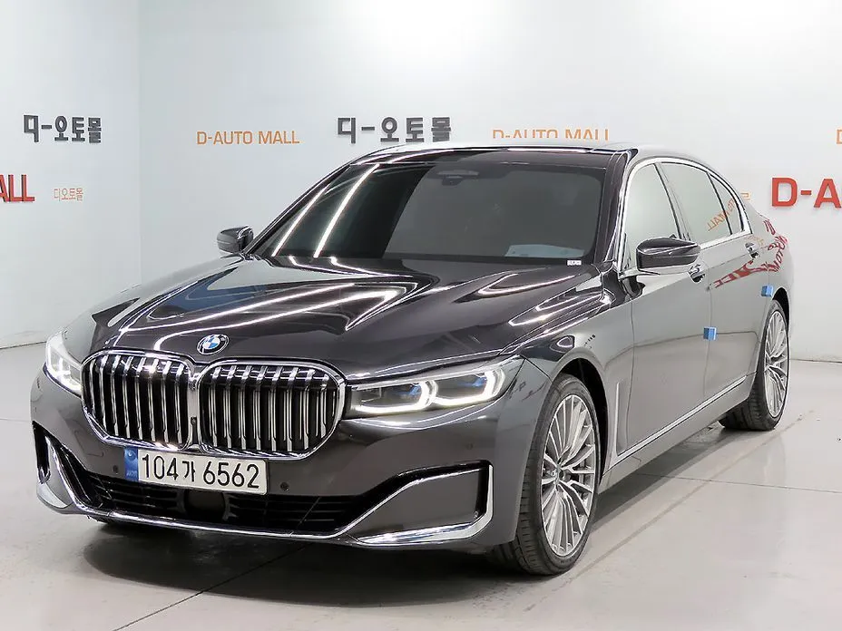 BMW 7-Series — фото 1