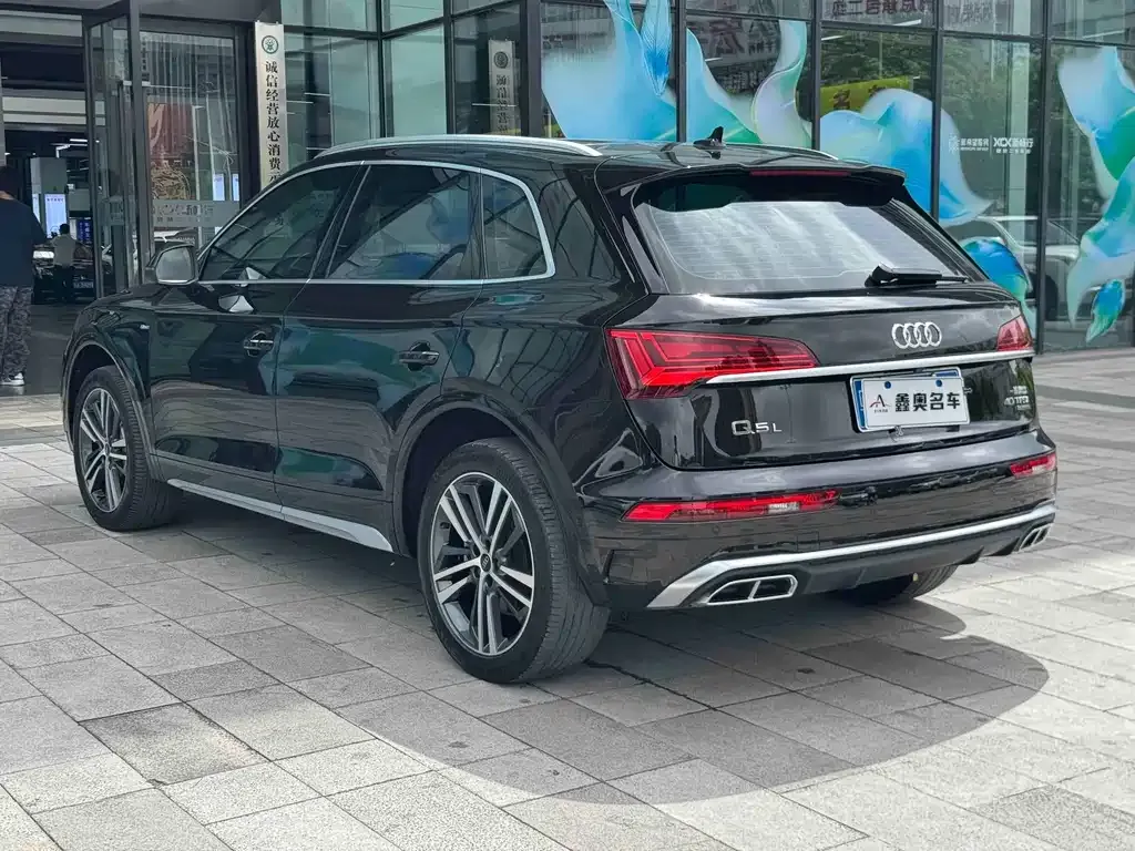 Audi Q5L — фото 3