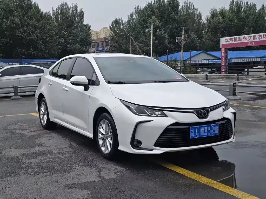 Toyota Corolla — фото 1
