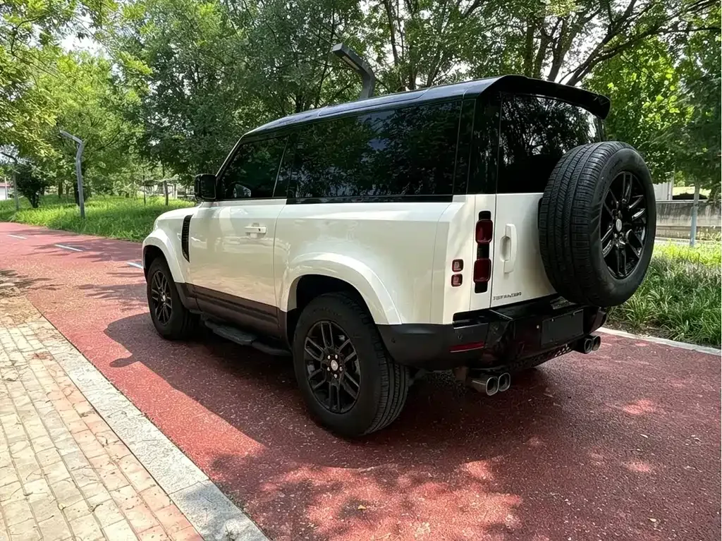 Land Rover Defender — фото 7