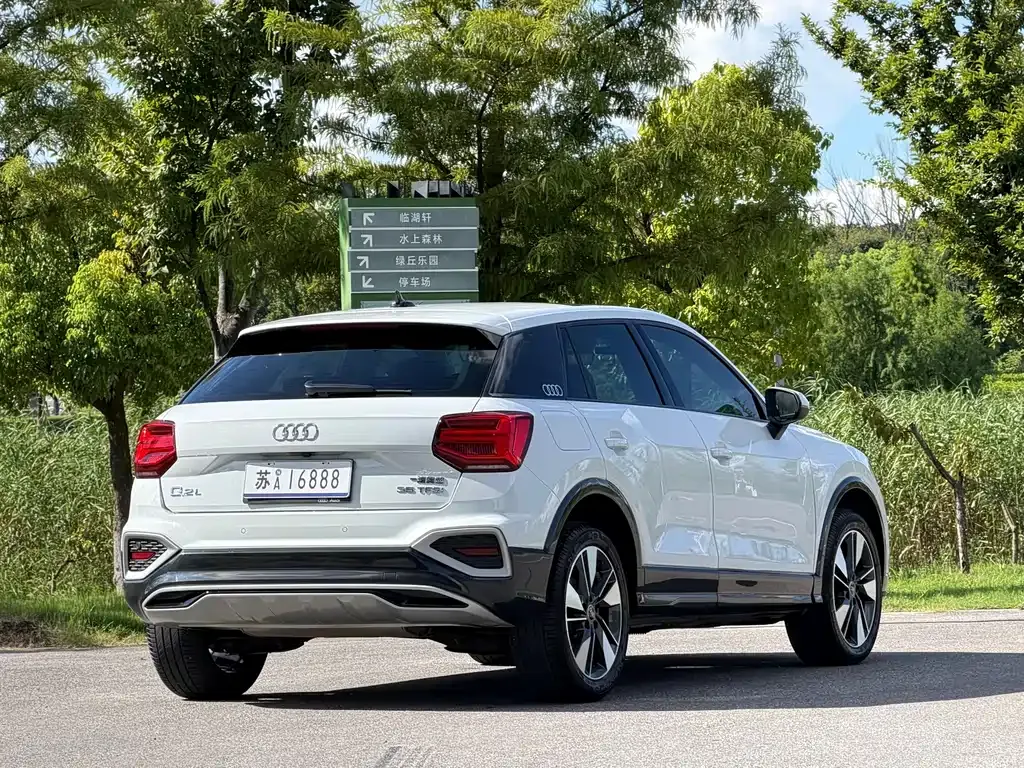 Audi Q2L — фото 4