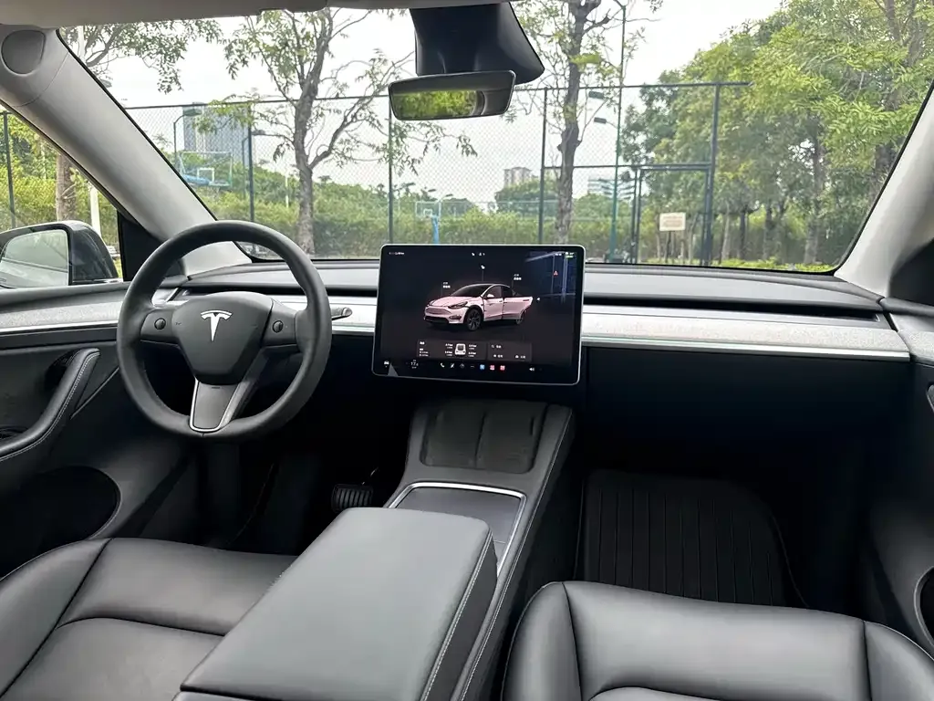 Tesla Model Y — фото 3