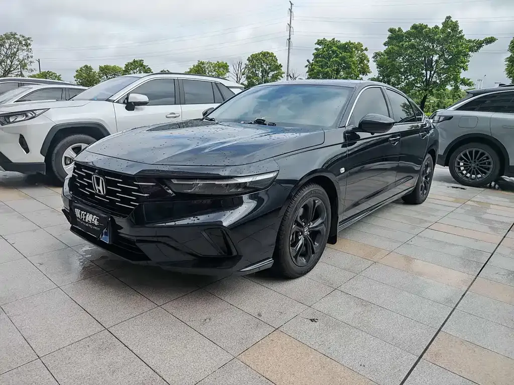 Honda Accord — фото 1