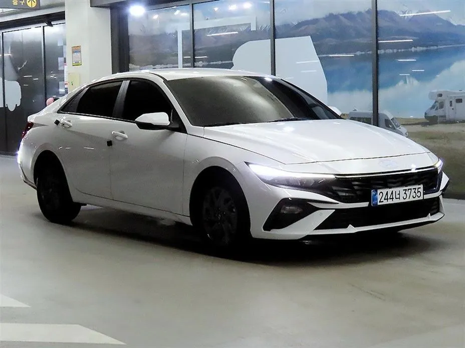 Hyundai AVANTE — фото 1