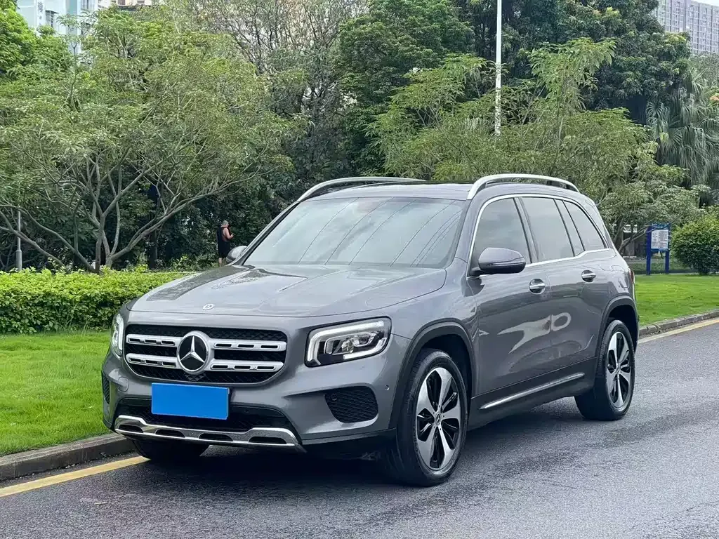 Mercedes-Benz GLB — фото 1