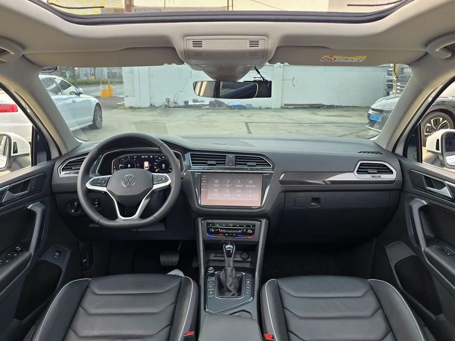 Volkswagen Tiguan — фото 2