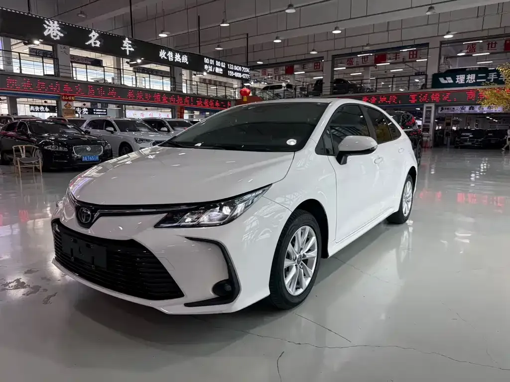 Toyota Corolla — фото 1