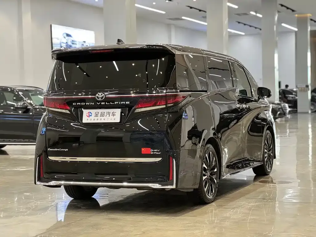 Toyota Vellfire — фото 4