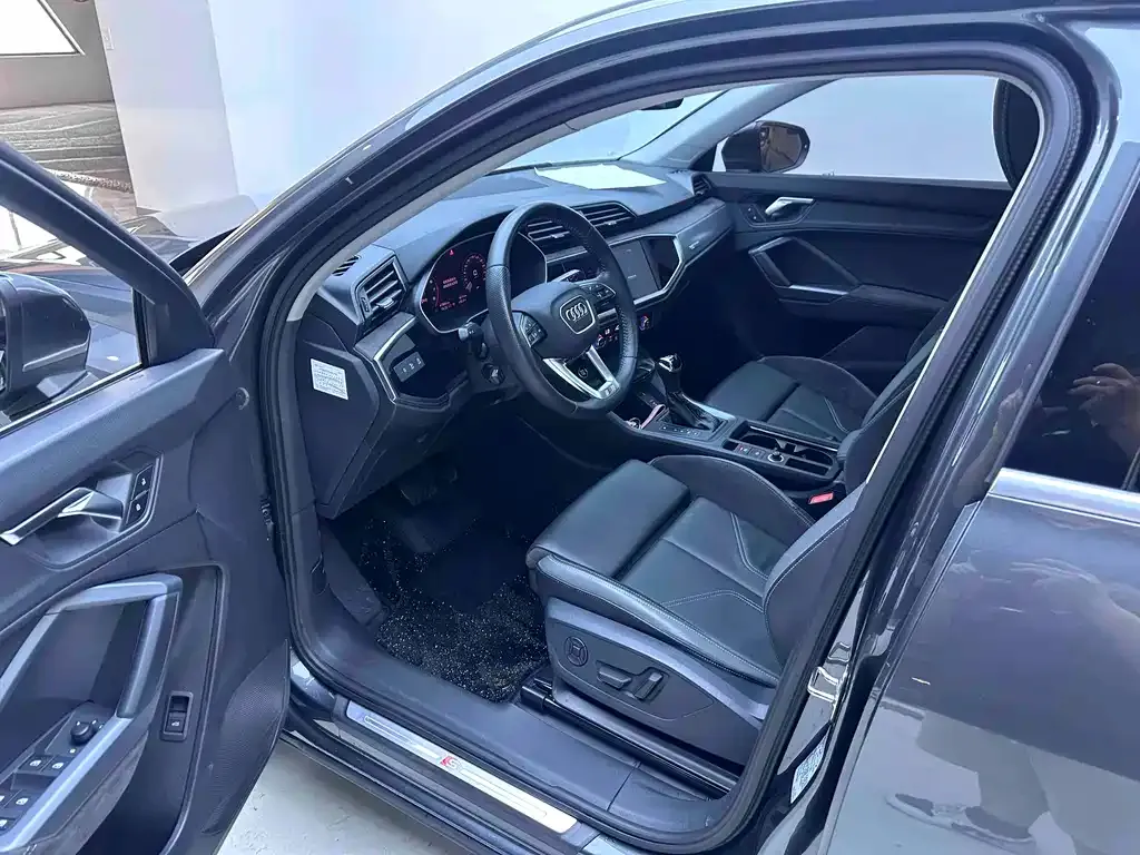 Audi Q3 Sportback — фото 7