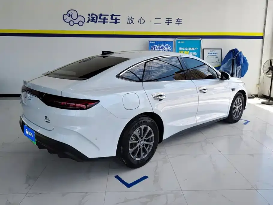 BYD Qin L — фото 8