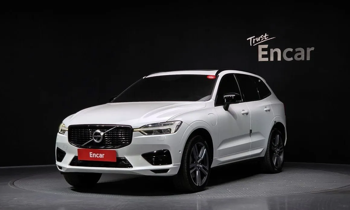 Volvo XC60 — фото 1