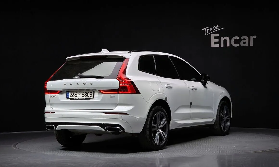 Volvo XC60 — фото 4